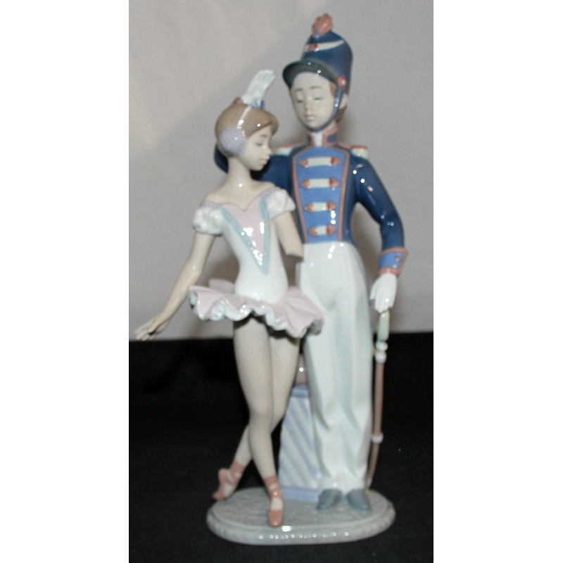 Lladr Figurine: 5935 Nutcracer Suite – As Is Piece